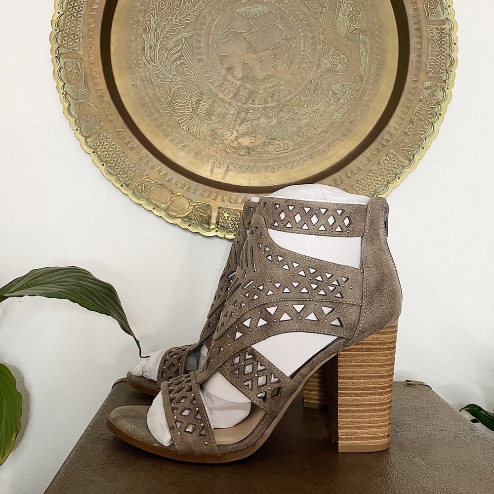 Tan strappy chunky booty heels